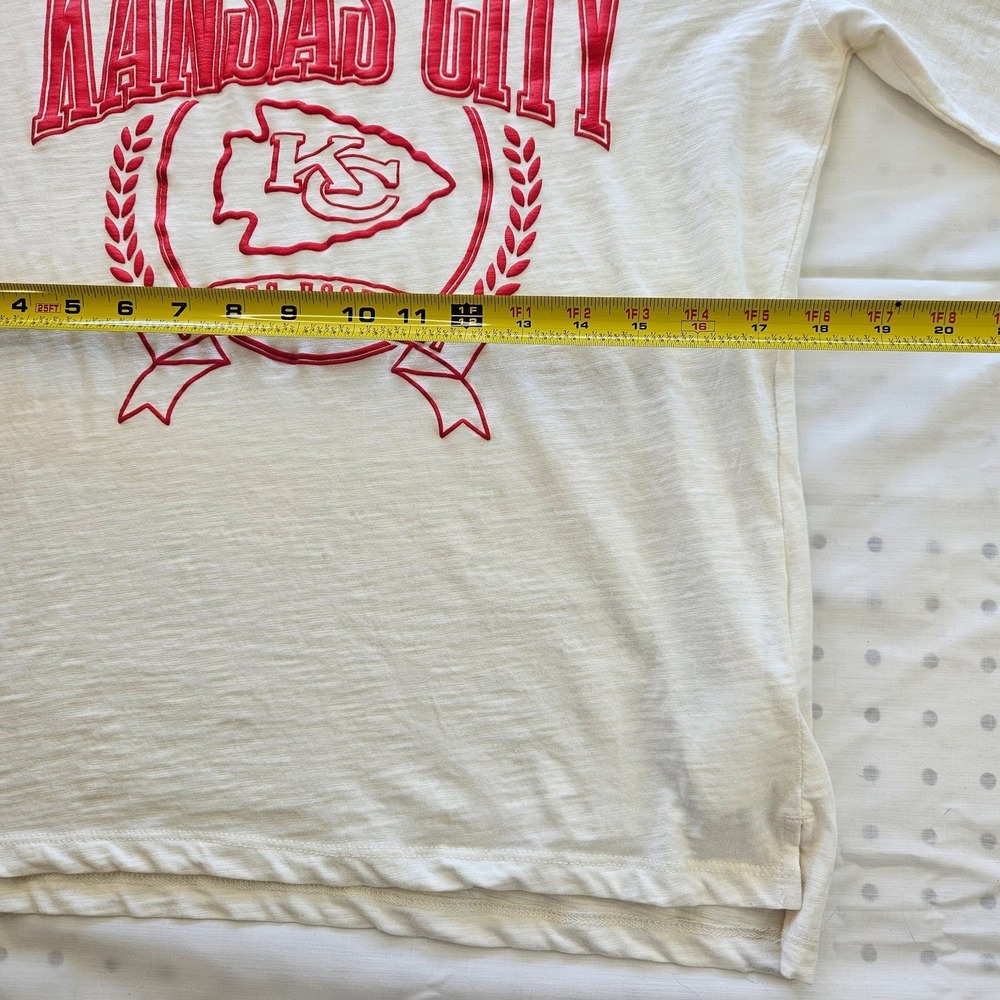 Women's Kansas City Chiefs White Enforcer Relaxed T-Shirt - Picture 3 of 5